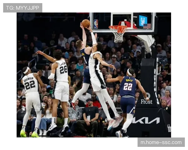 马刺利用文班亚马防守威慑力,将坎宁安进攻路线引导至协防区域