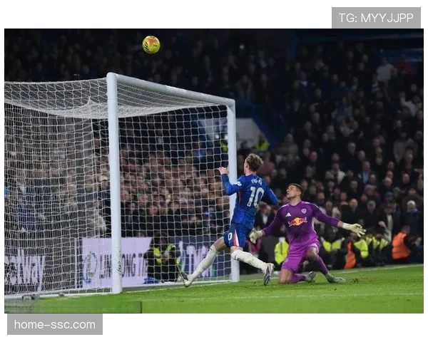 切尔西防线连续失误酿惨案 巴黎圣日耳曼高效反击两回合狂轰八球 切尔西防线连续失误酿惨案 巴黎圣日耳曼高效反击两回合狂轰八球