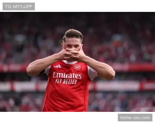 约克雷斯背身拿球与跑动接应能力提升,身体对抗信心增强 约克雷斯背身拿球与跑动接应能力提升,身体对抗信心增强